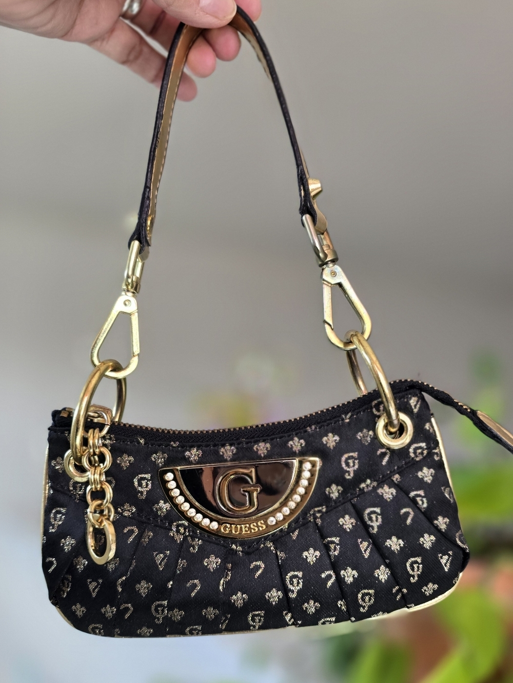 GUESS Vintage Y2K  Baquette Mini Handbag Wristlet